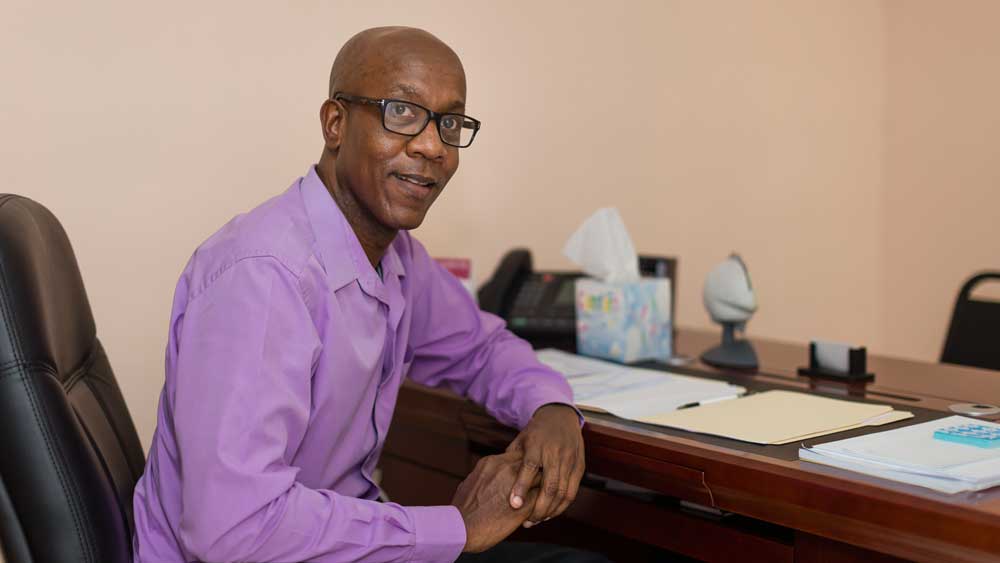 Image of Dr. Julius Gilliard